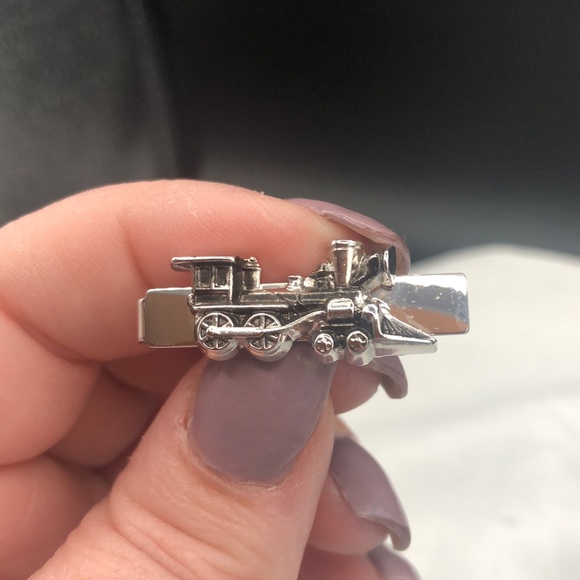 Vintage LNC Signed Anson Silver tone Train Tie Clip and and Cuff Link Set - Picture 7 of 7
